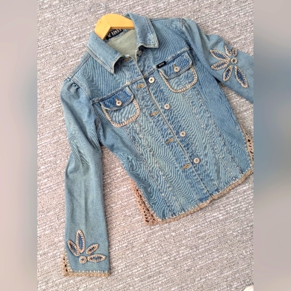 Vintage Bongo Womens (Small/3) Denim/Jean Jacket With Cream Crochet/Stitching - Picture 3 of 16